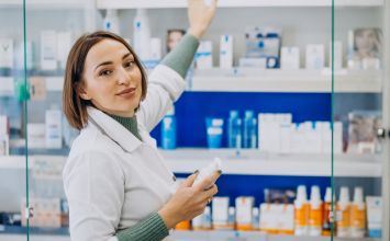 Recepta farmaceutyczna i recepta od farmaceuty – czym się różnią?